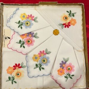 Floral Embroidered Handkerchief Set